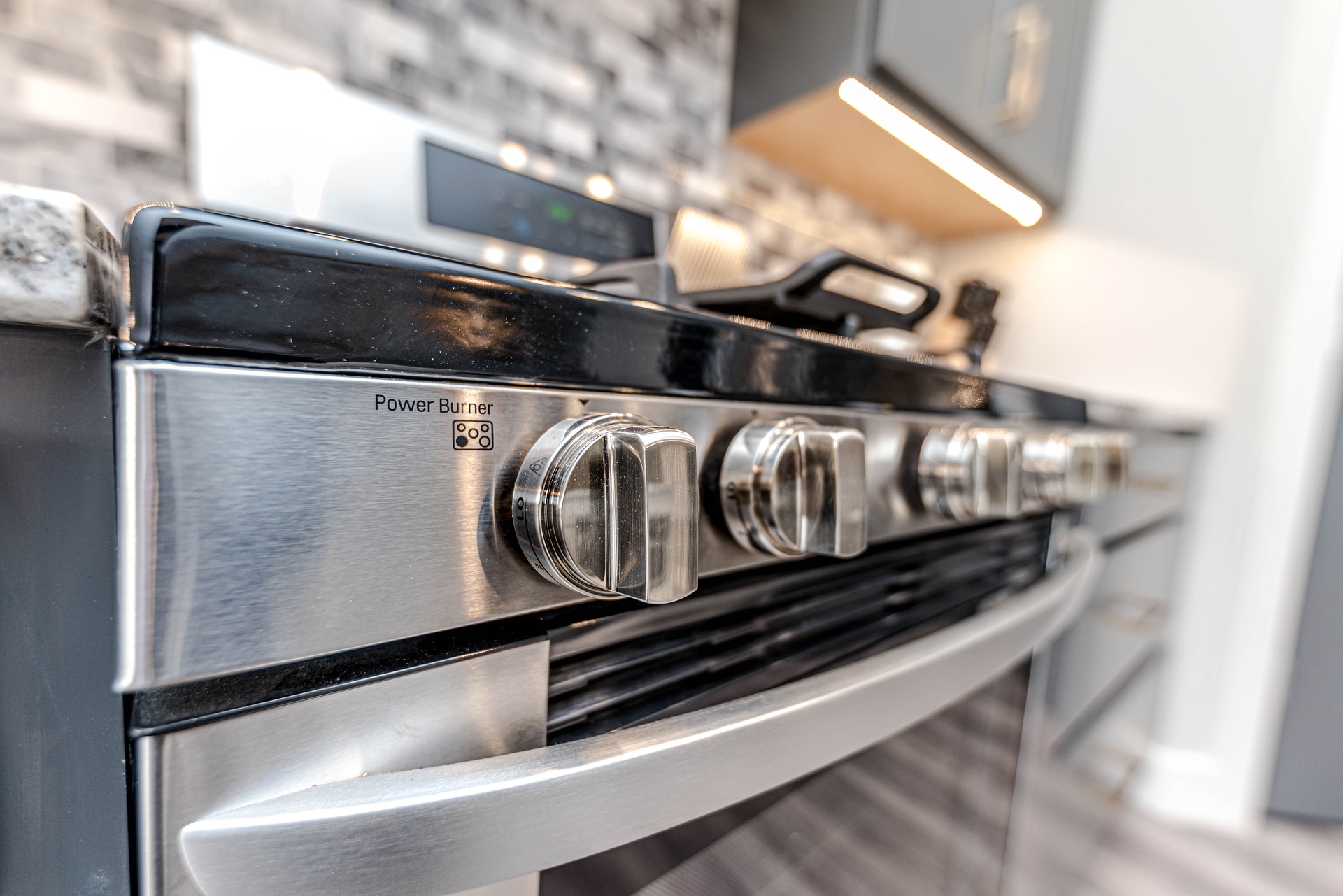 How to know when it's time for your oven to be cleaned